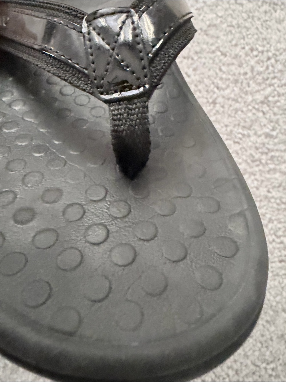 Vionic Tide II Toe-Post Sandal in Black US 9 - Picture 11 of 16